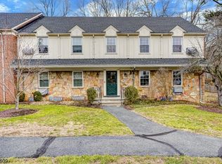 132 Claremont Rd APT 8C, Bernardsville, NJ 07924