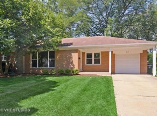 914 S Highland Ave, Arlington Heights, IL 60005