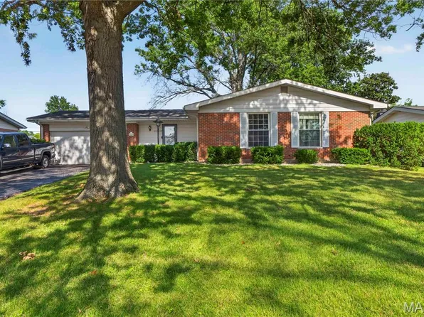 14010 Sunland Dr, Florissant, MO 63034