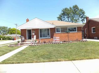 25424 Ronald St, Roseville, MI