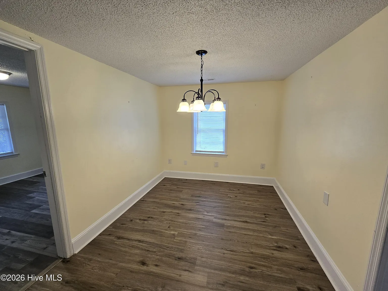 2 bed, 1.0 bath, 832 sqft, $1,375 — Photo 4