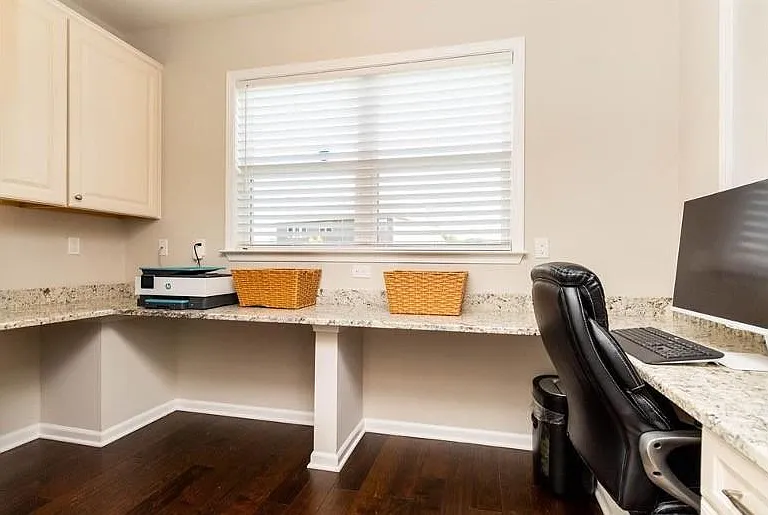 1127 Longspur Blvd — Photo 28