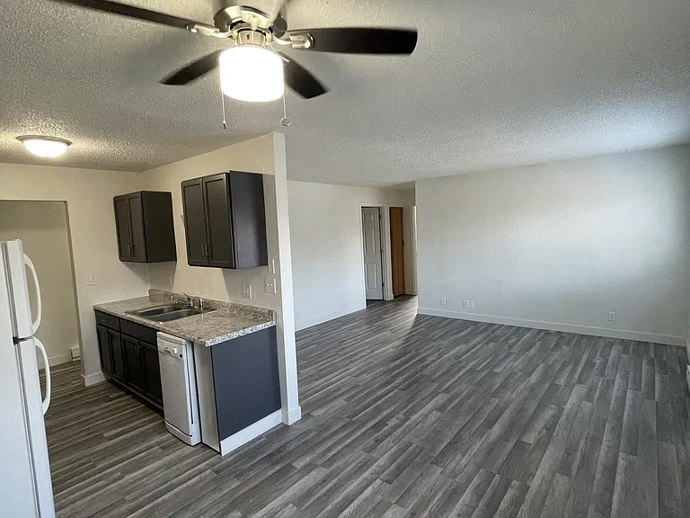 109 S Teton Dr #5 — Photo 2