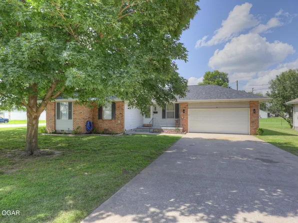 406 W 14th St, Lamar, MO 64759