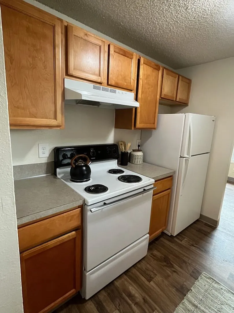 376 S Locust St — Photo 1