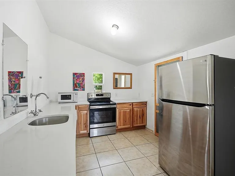 1001 E Reynolds St — Photo 8