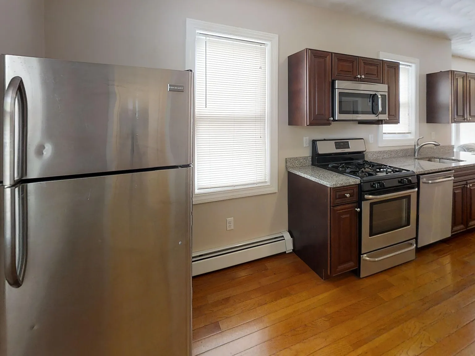 72 Pembroke Avenue — Photo 2