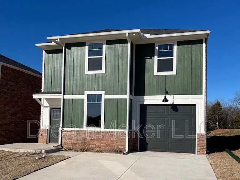 1008 Varenna Ln — Photo 1