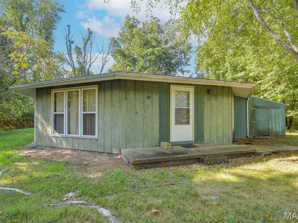 270 Locust St, Carlyle, IL 62231