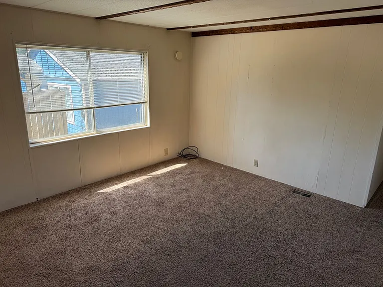 1566 Laura St — Photo 10