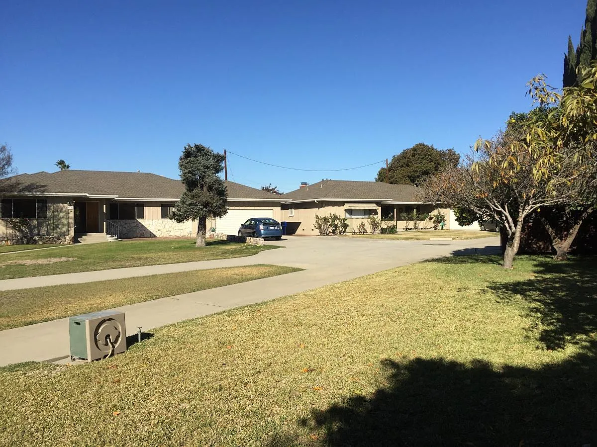 3 bed, 2.5 bath, 2000 sqft, $4,200 — Photo 2