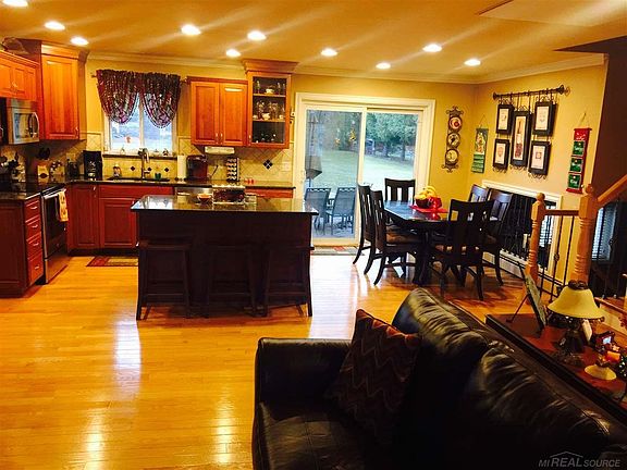 2nd image of 8289 Mary Ann Ave