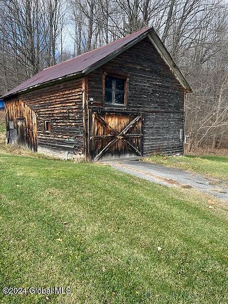 3rd image of 1753 Creek Road