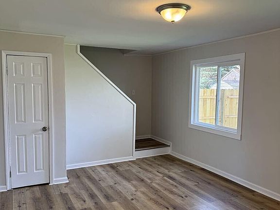 4th image of 32314 Kalamazoo Ct