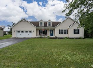 308 Dodge Ave, Sackets Harbor, NY 13685