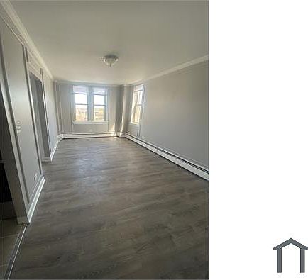 3rd image of 7147 S Jeffery Blvd #604