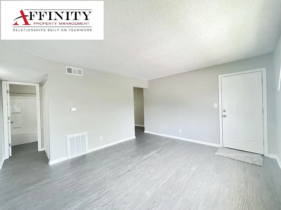 2 bed, $1,075 — Photo 3