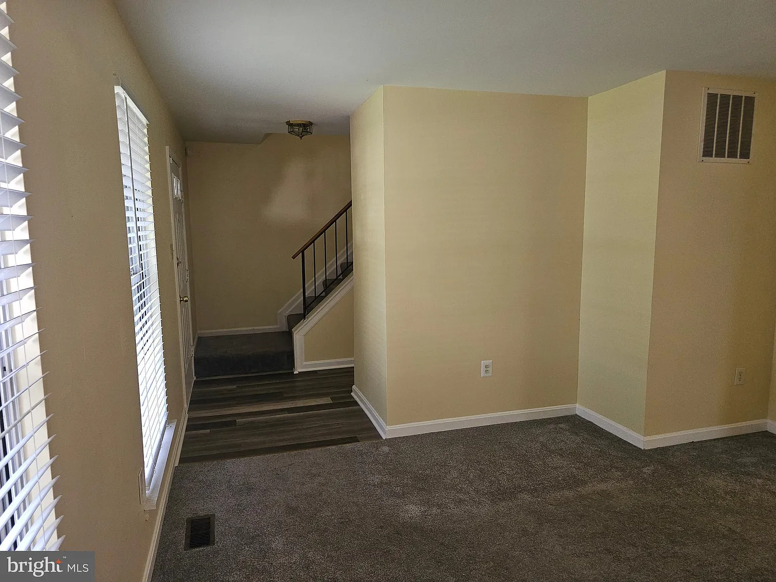 4 bed, 3.5 bath, 2376 sqft, $3,300 — Photo 3
