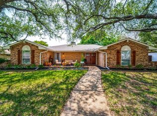319 Forest Grove Dr, Richardson, TX 75080