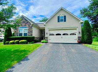 10 Applegate Dr, Florence, NJ 08518