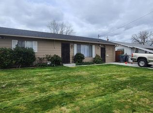 211 N 5th St, Central Pt, OR 97502