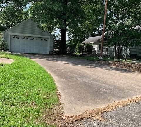 4th image of 4301 Westover Dr