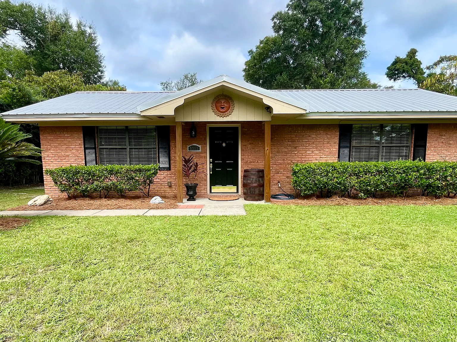 2 bed, 1100 sqft, $1,600 — Photo 1