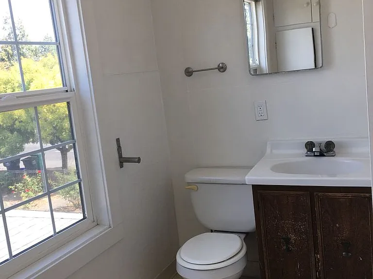 2288 Hilyard St — Photo 22
