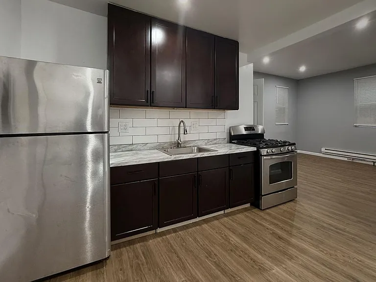 4286 Paul Street — Photo 2