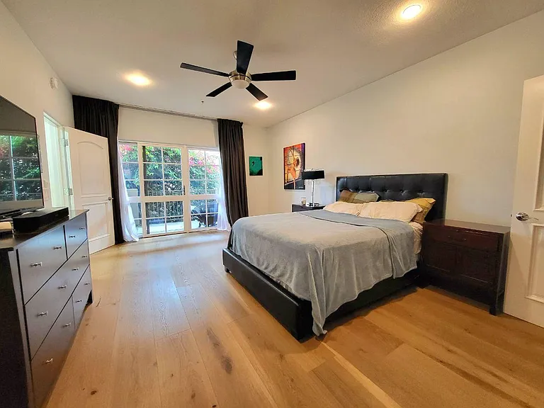 851 N San Vicente Blvd #117 — Photo 20