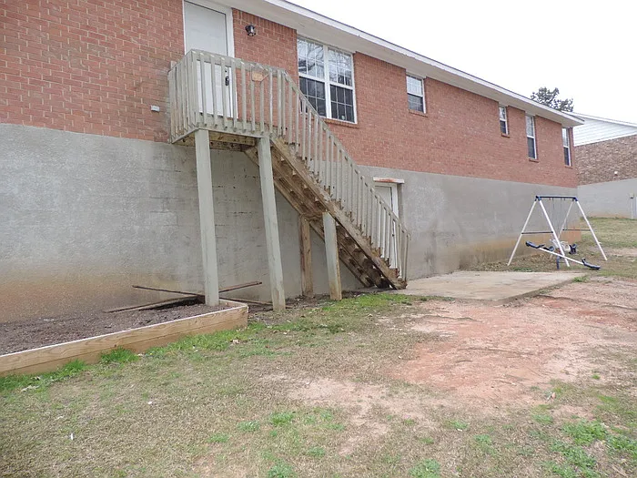 3881 Crest Dr — Photo 42