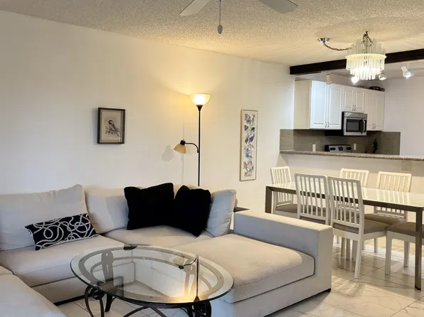 5130 Las Verdes Cir APT 313, Delray Beach, FL 33484