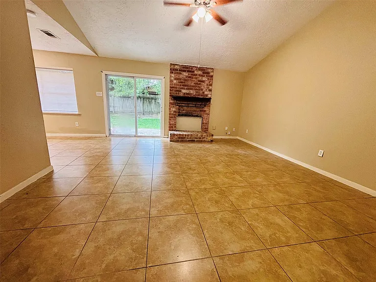 22219 Acorn Valley Dr — Photo 3