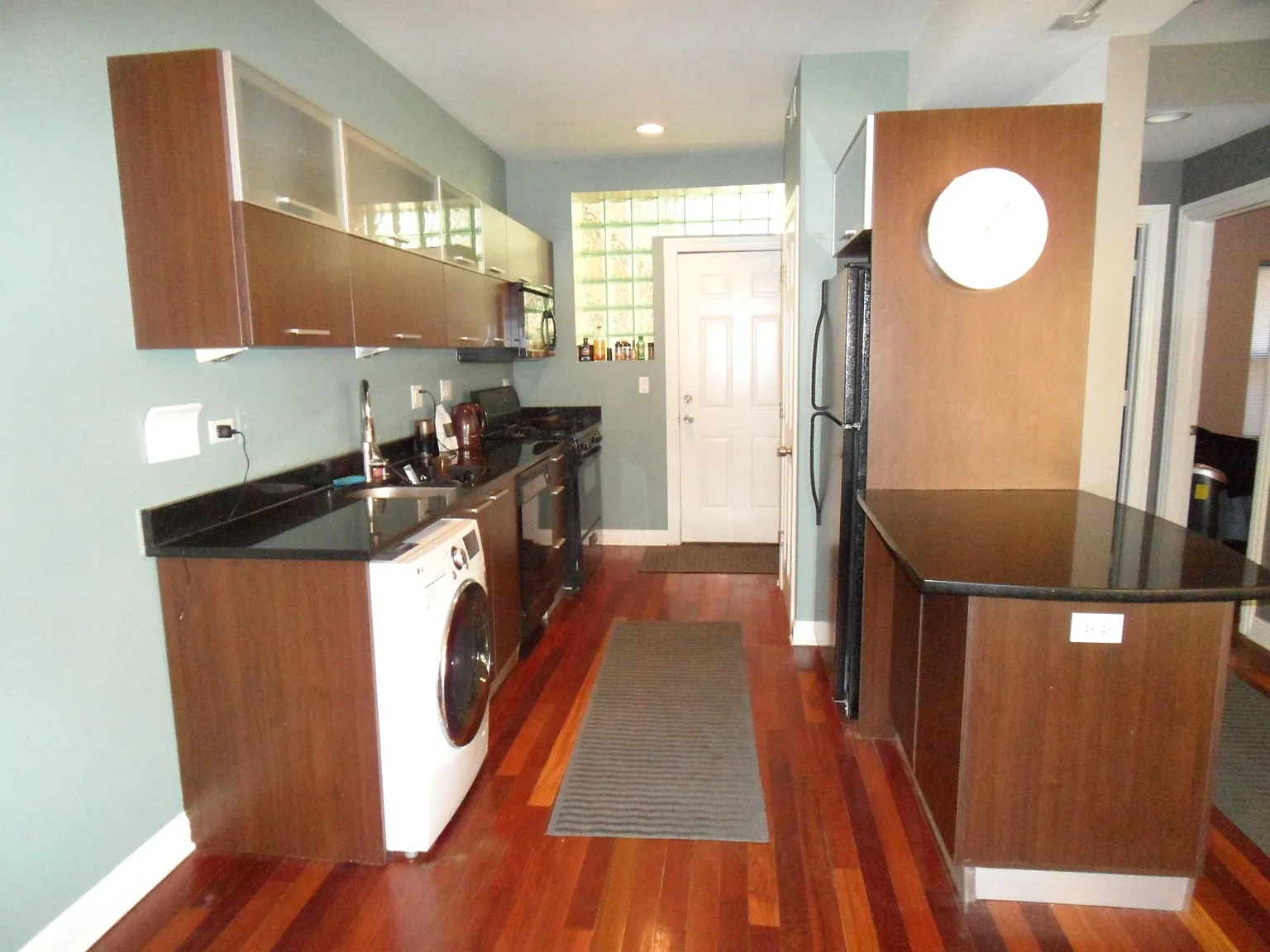 1 bed, 750 sqft, $1,700 — Photo 1