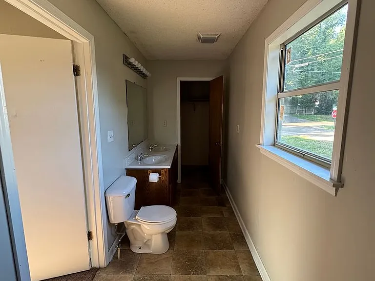 509 Church St — Photo 12