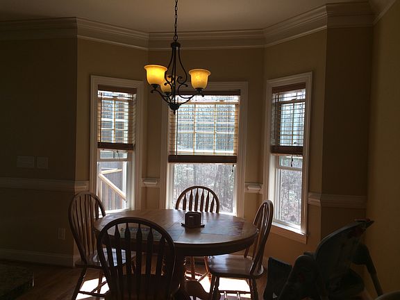 4th image of 158 Fountain Dr