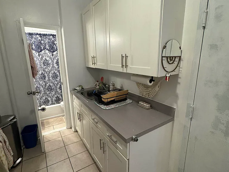 401 E 91st St #10 — Photo 7