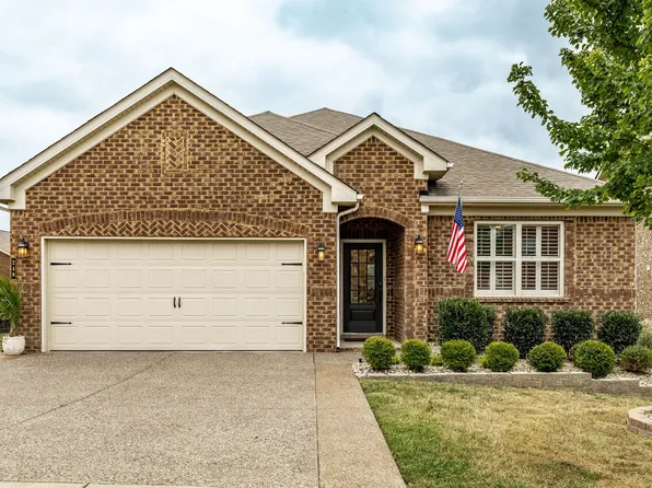 240 Preston Ln, Gallatin, TN 37066