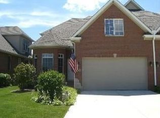 1248 Connamara Ct, Westmont, IL 60559