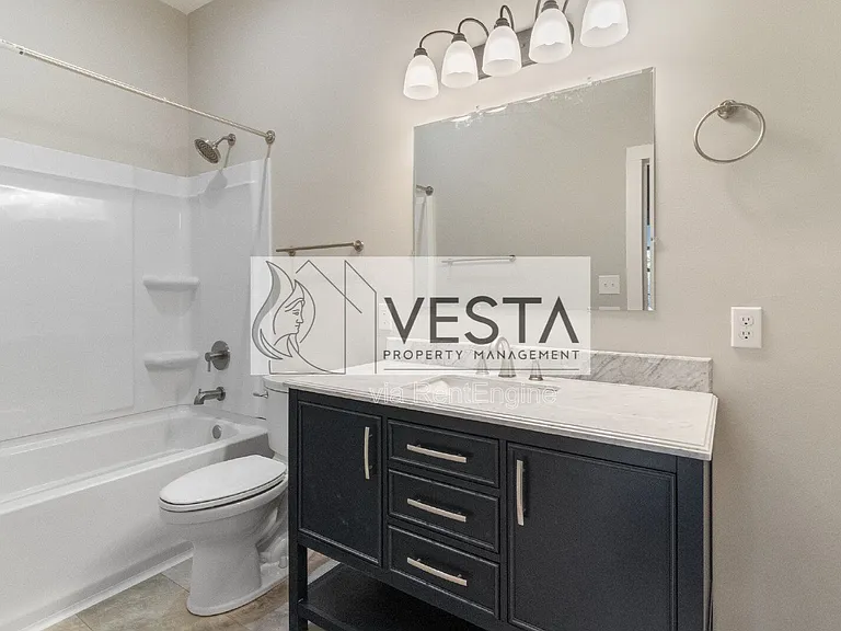 555 Baldwin Ave — Photo 3