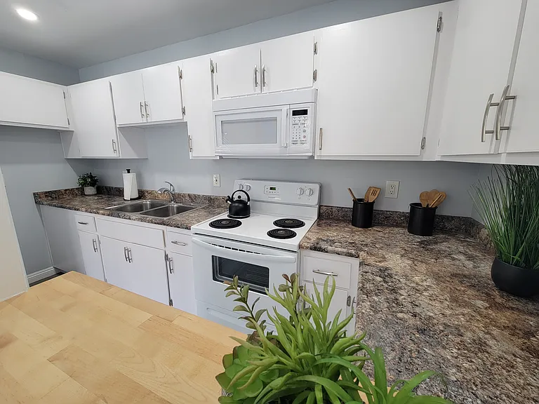 Rockcrest Villas — Photo 13