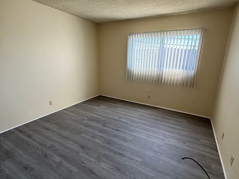 4729 San Vicente Blvd — Photo 3