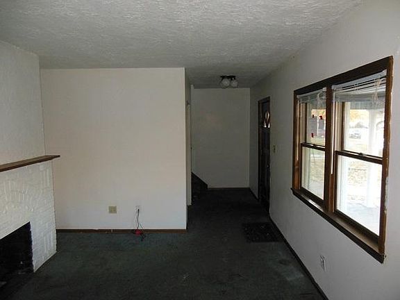 3rd image of 2246 Ontario Ave