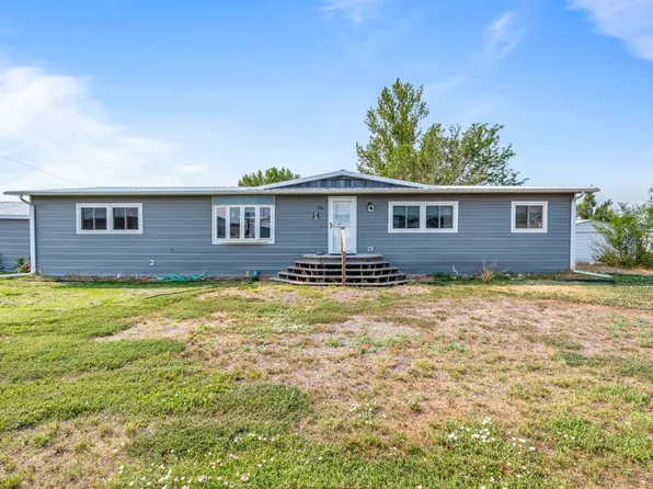 316 11th Ave E, Roundup, MT 59072