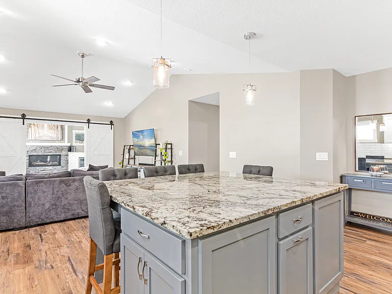 898 Brentwood Cir — Photo 12