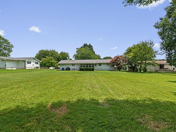 4th image of 3909 Sycamore Dr NW