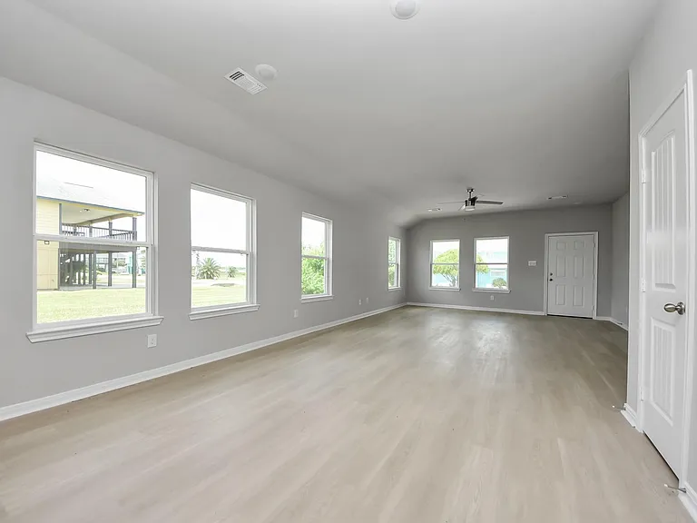 1105 W Bayshore Dr — Photo 13