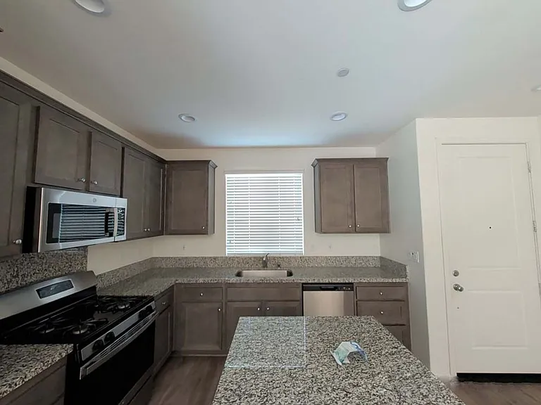 295 Fuerte Dr — Photo 4