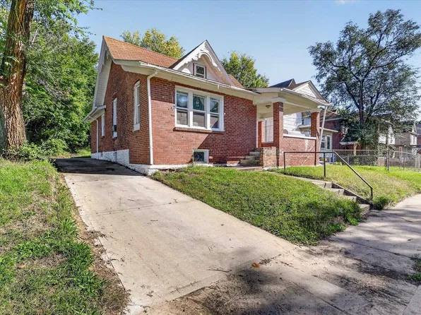 918 S 3rd St, Rockford, IL 61104