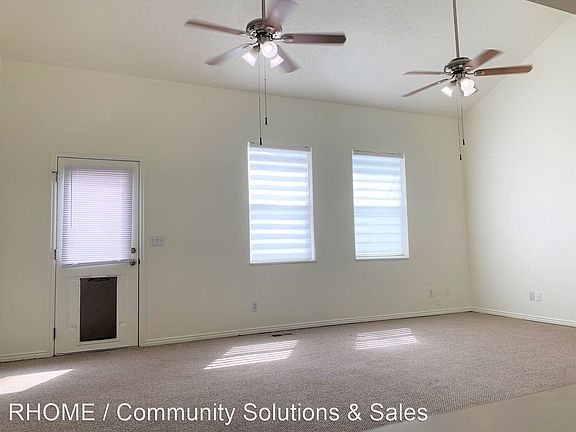 3rd image of 326 E Fenton Ave #9862516